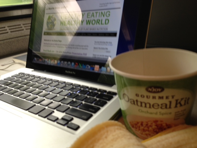 Hot oatmeal, nuts and fresh banana on Amtrak